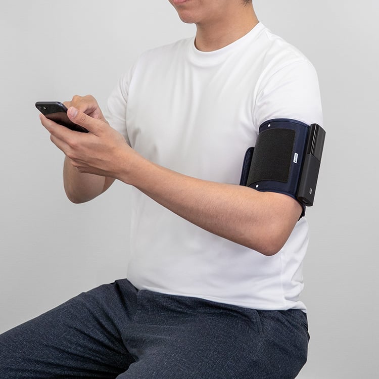 Bluetooth内蔵　上腕式ホースレス睡眠血圧計 UA-1300BLE 画像