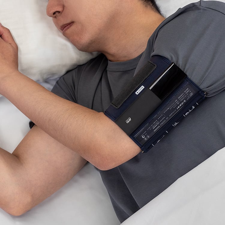 Bluetooth内蔵　上腕式ホースレス睡眠血圧計 UA-1300BLE 画像