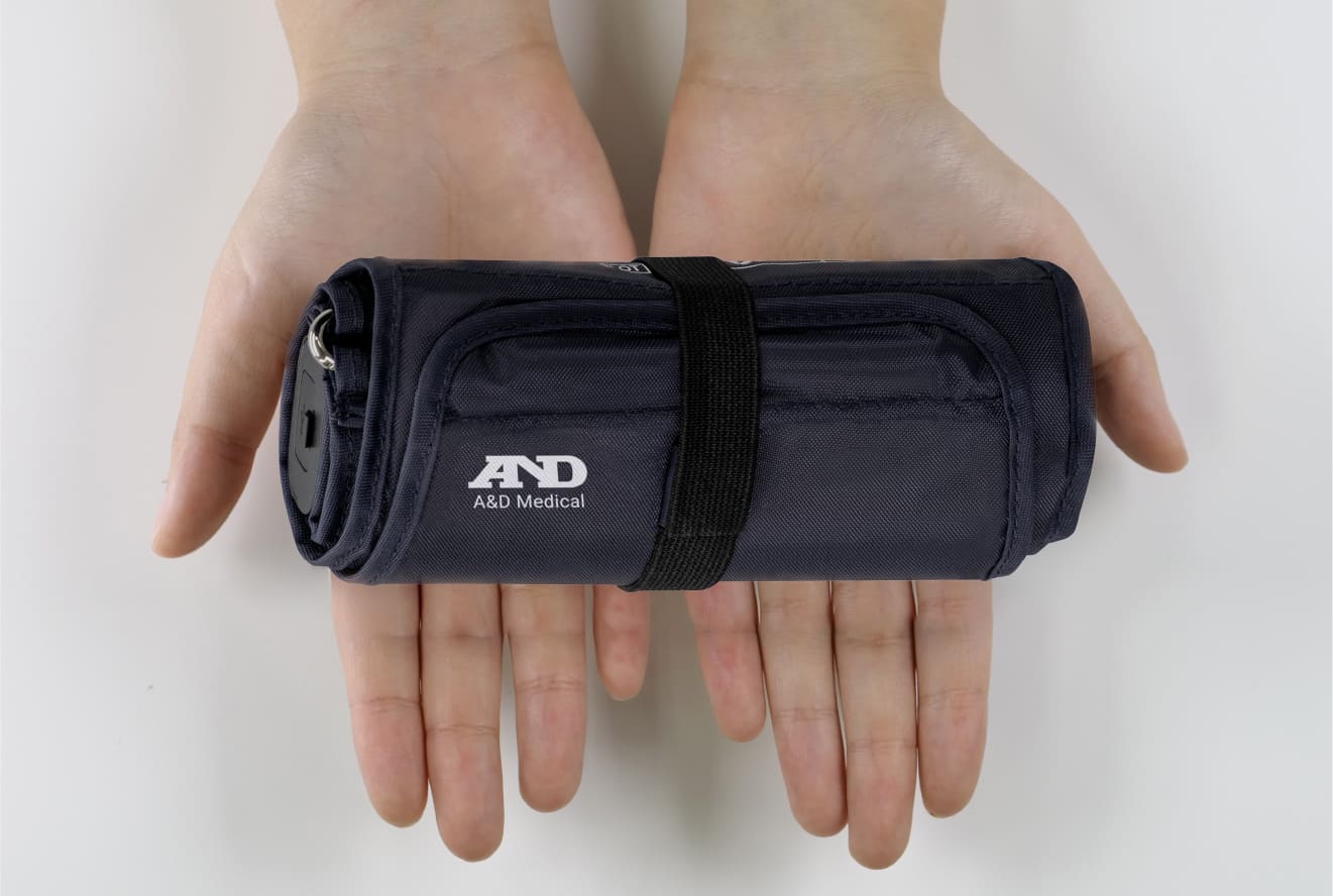 上腕式なのにこんなにコンパクト設計！